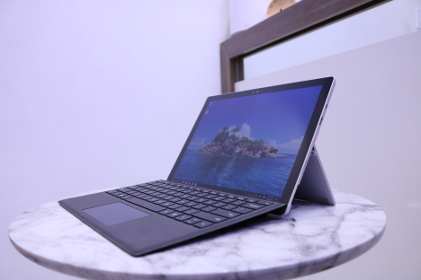 Surface Pro 4 ( i5/8GB/256GB ) + Type Cover 3
